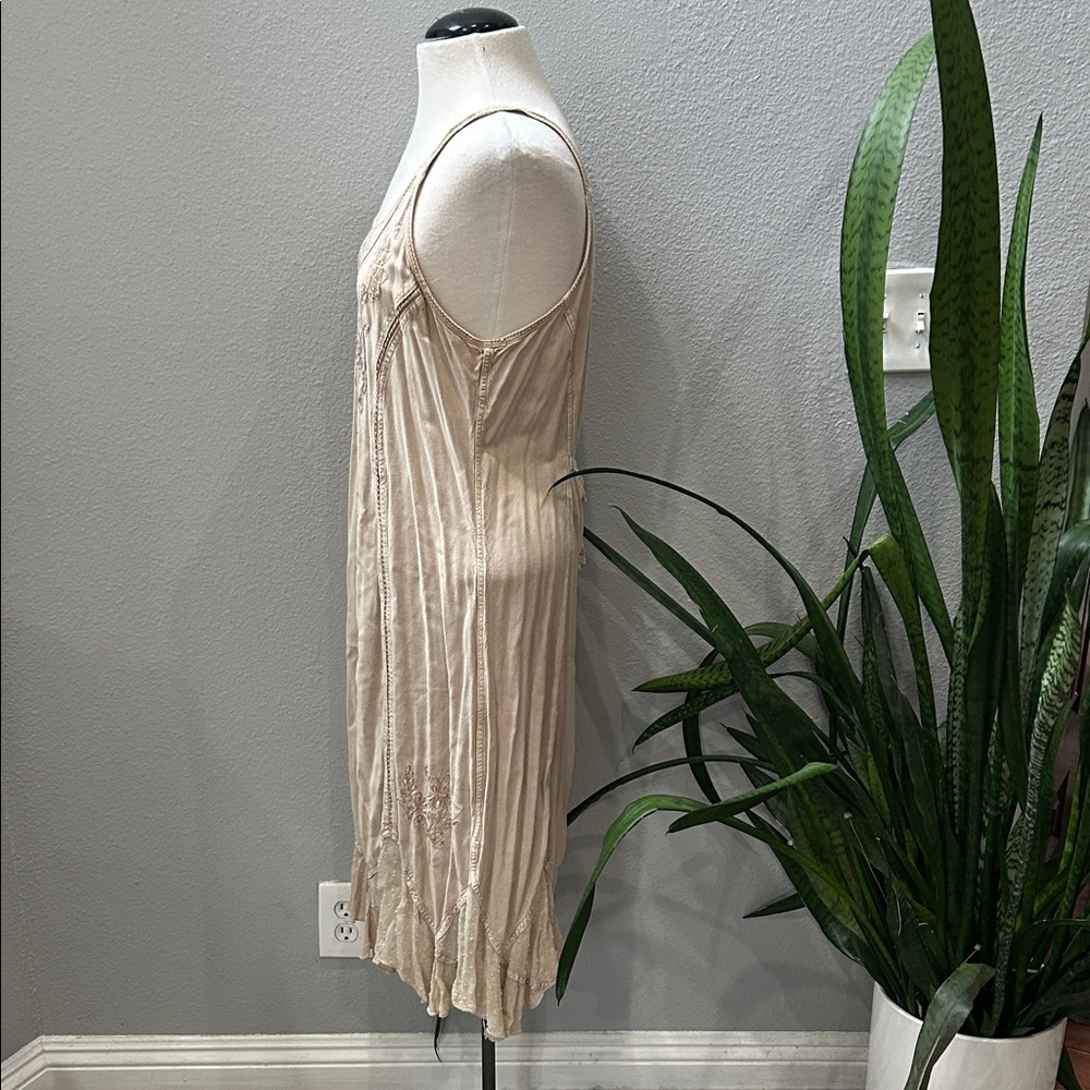 Chic Beige Lace Midi Dress XL - Picture 5 of 8